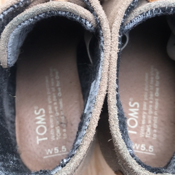 Tom’s wedge booties size 5.5w used - Picture 3 of 5